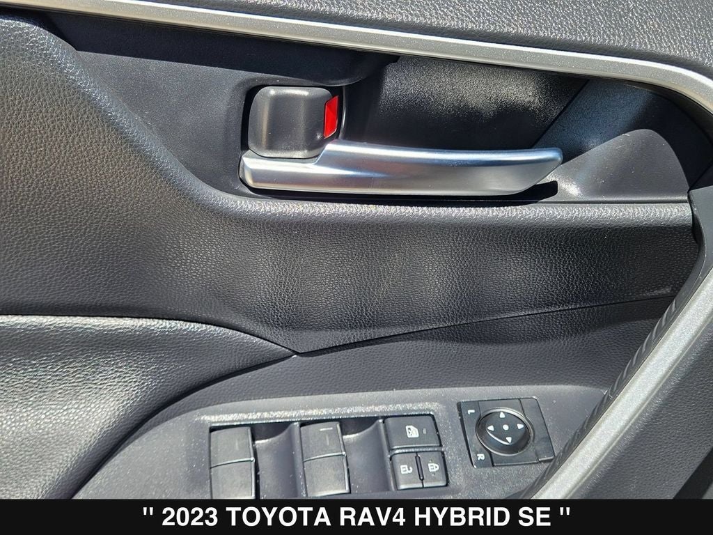2023 Toyota RAV4 Hybrid SE
