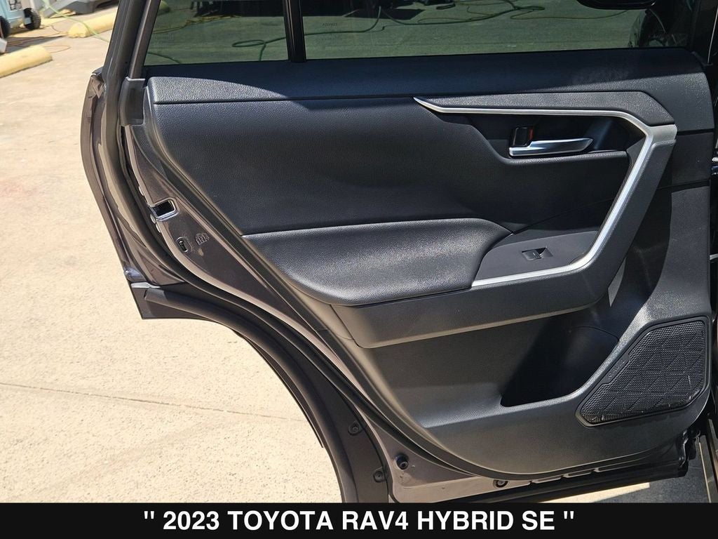 2023 Toyota RAV4 Hybrid SE