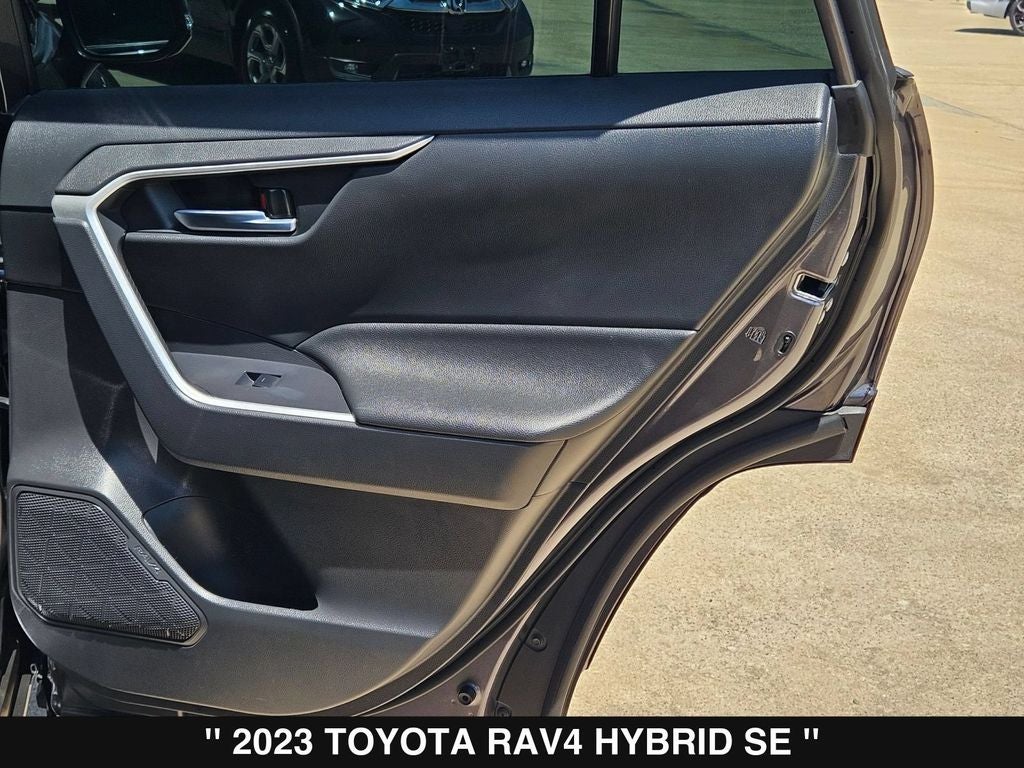 2023 Toyota RAV4 Hybrid SE