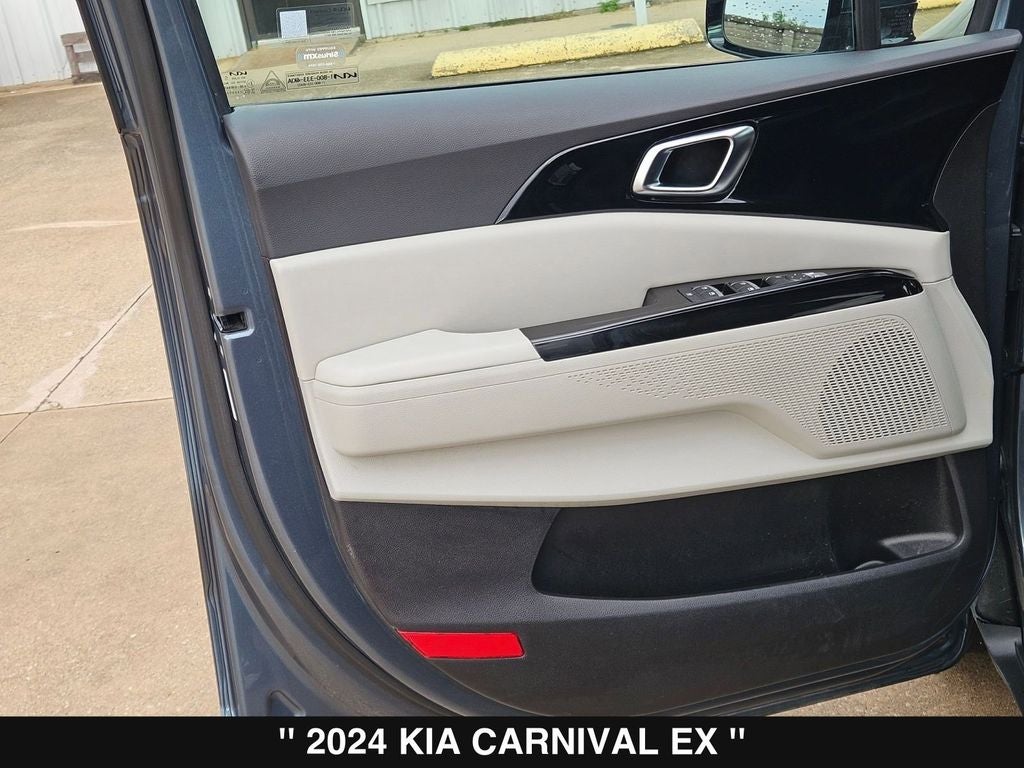 2024 Kia Carnival EX