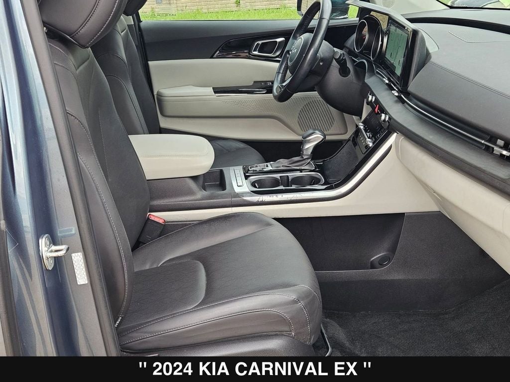 2024 Kia Carnival EX