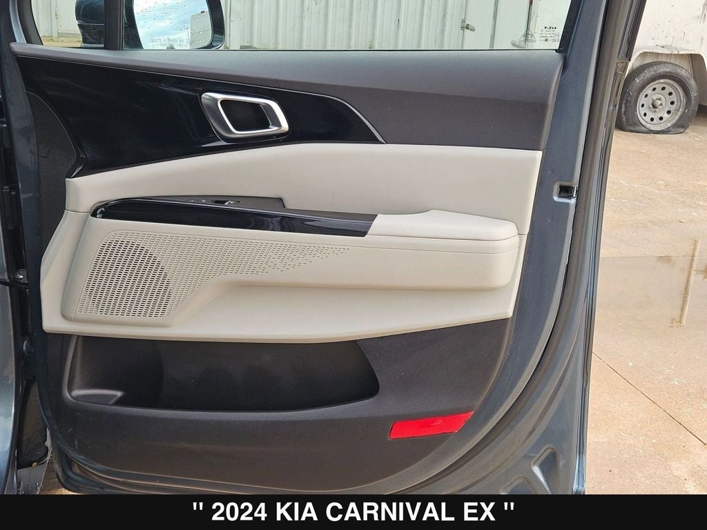 2024 Kia Carnival EX