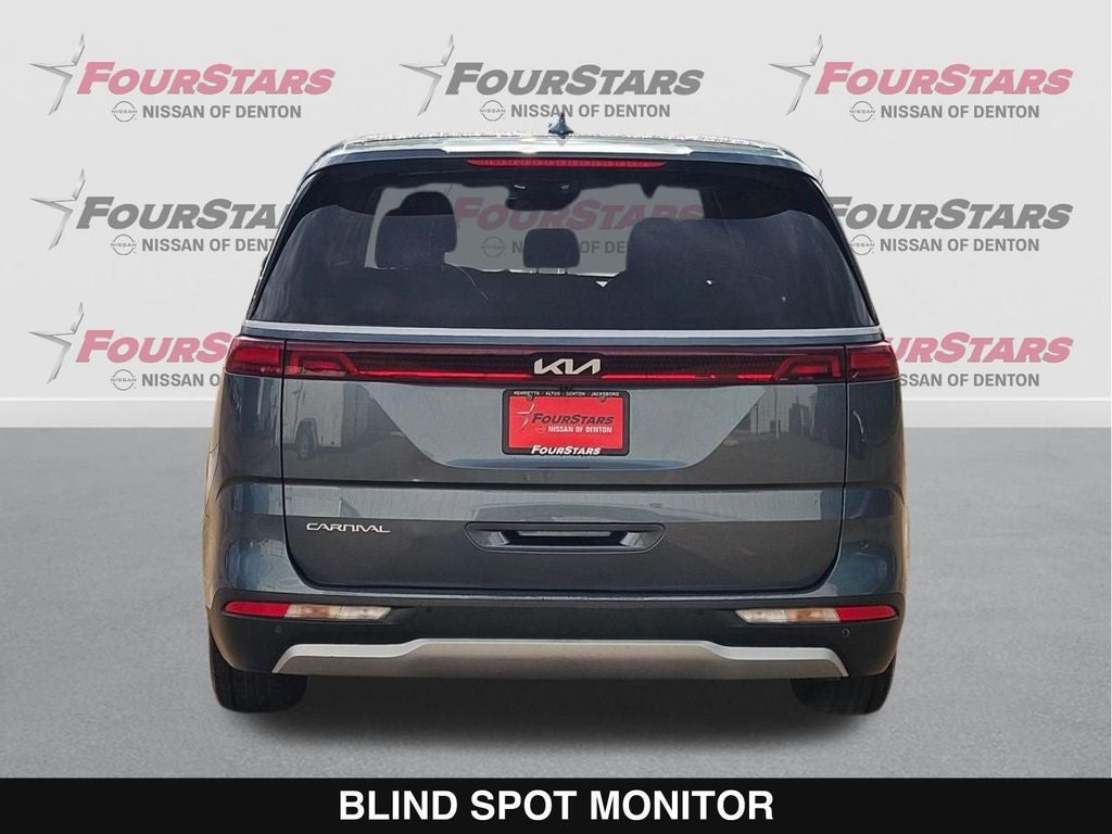 2024 Kia Carnival EX