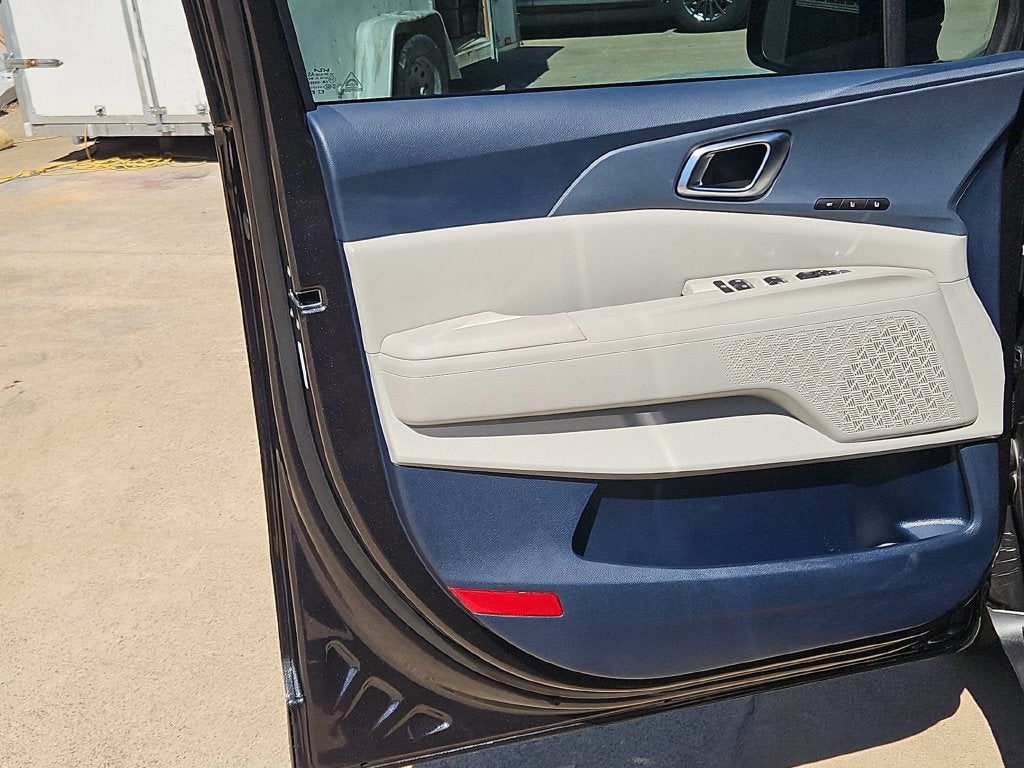 2025 Kia Carnival SX