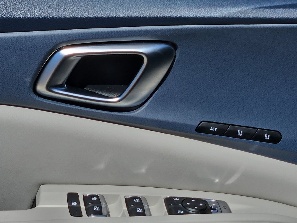 2025 Kia Carnival SX