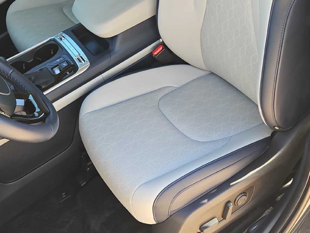 2025 Kia Carnival SX