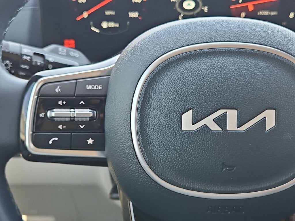 2025 Kia Carnival SX