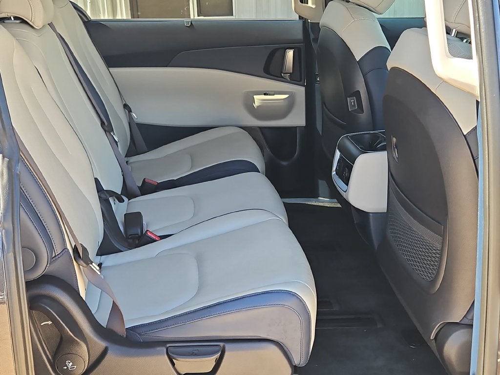 2025 Kia Carnival SX