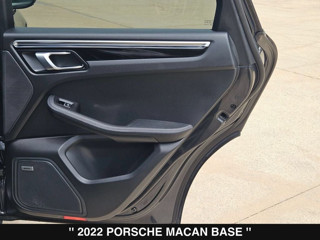 2022 Porsche Macan Base