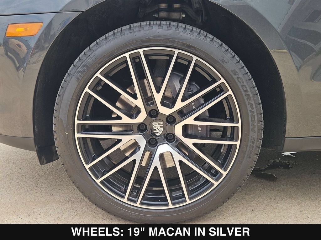 2022 Porsche Macan Base