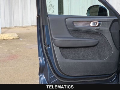 2022 Volvo XC40 R-Design