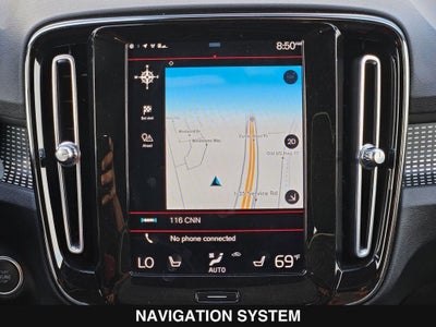 2022 Volvo XC40 R-Design