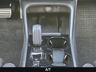 2022 Volvo XC40 R-Design