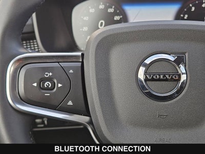 2022 Volvo XC40 R-Design