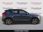 2022 Volvo XC40 R-Design
