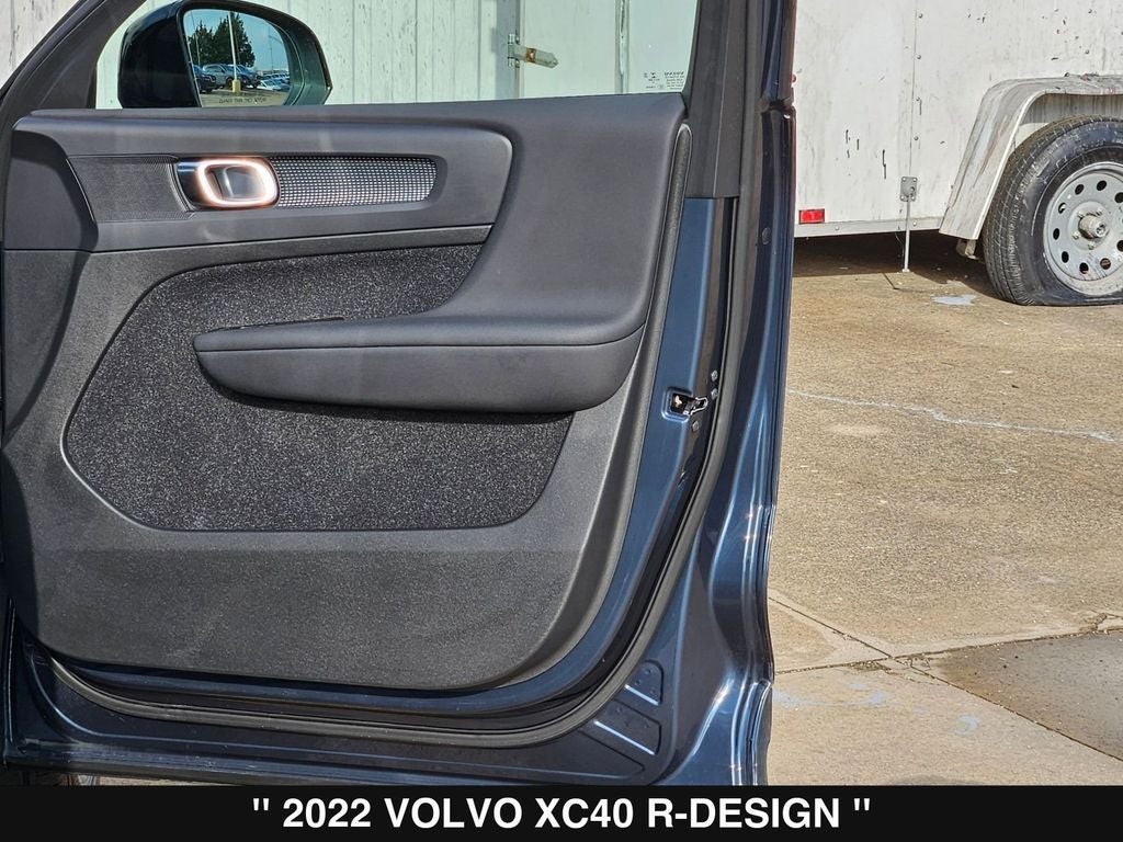 2022 Volvo XC40 R-Design
