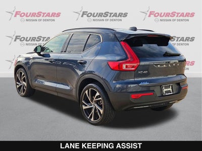 2022 Volvo XC40 R-Design