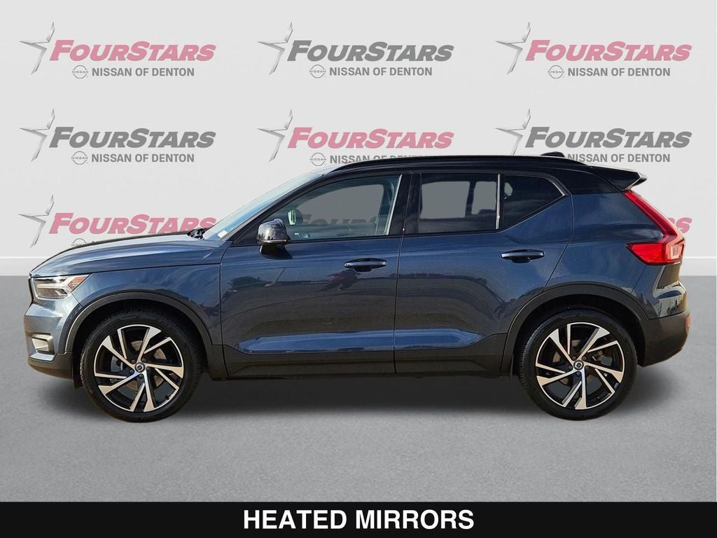 2022 Volvo XC40 R-Design