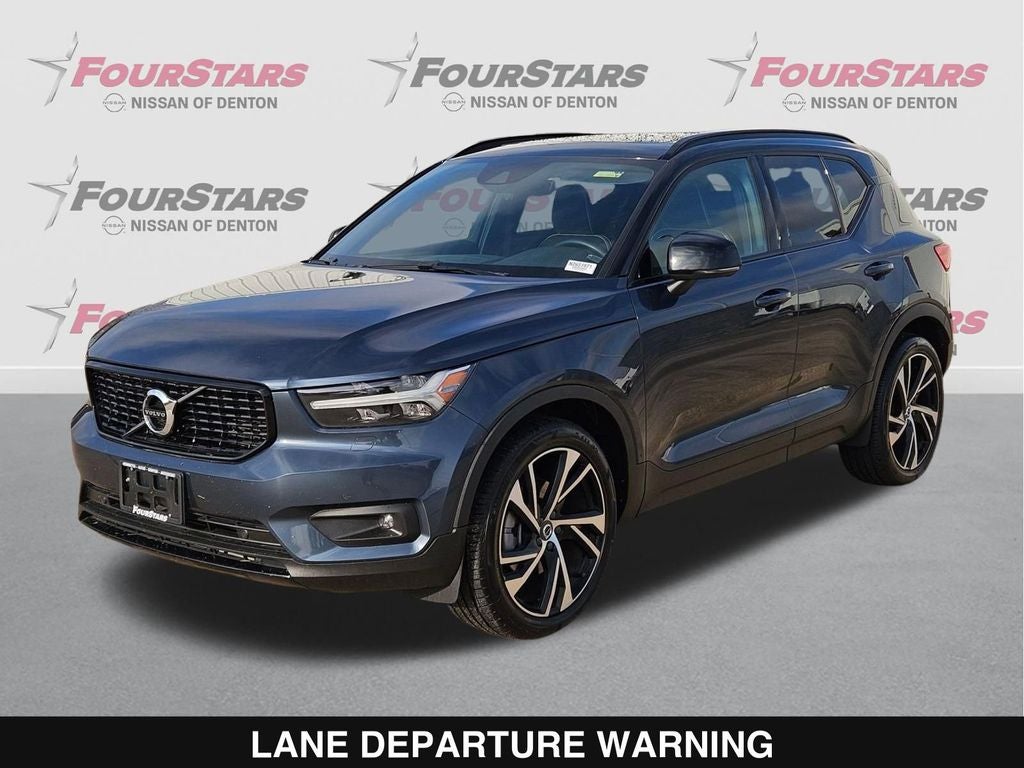 2022 Volvo XC40 R-Design