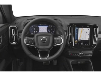 2022 Volvo XC40 R-Design