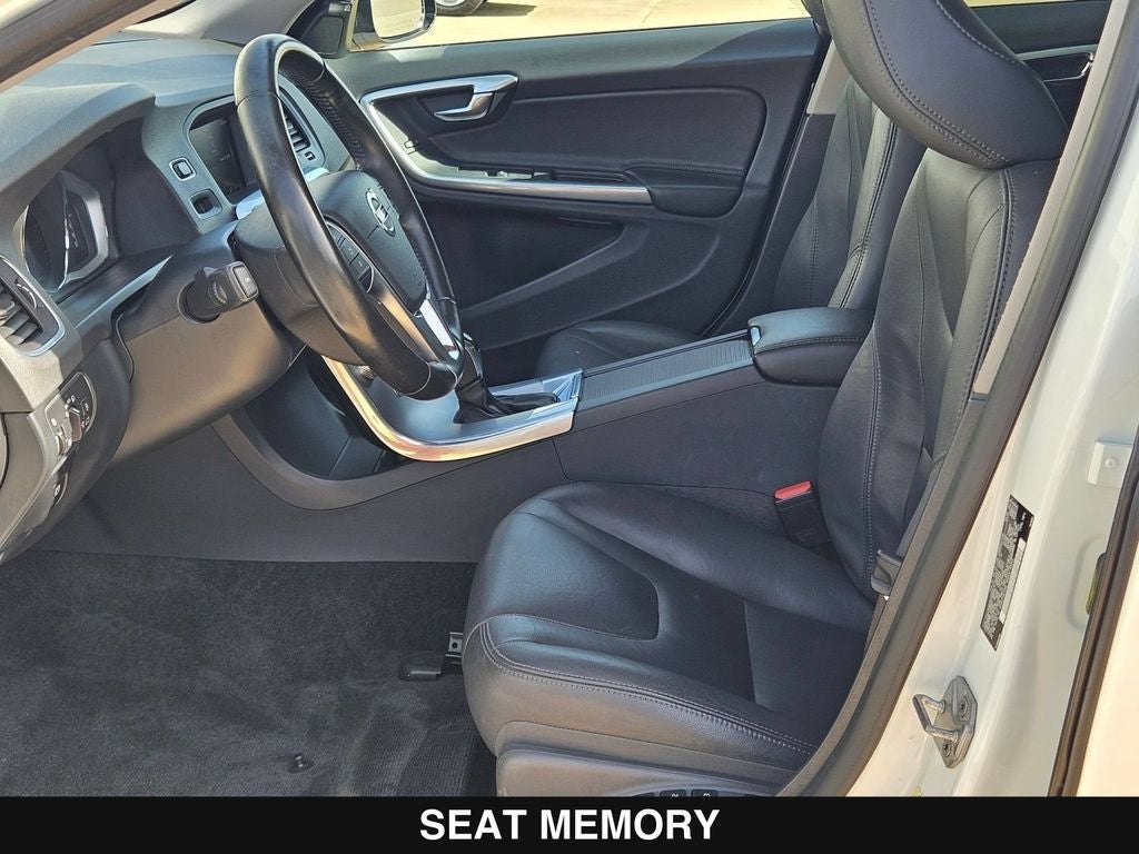 2018 Volvo V60 Cross Country T5