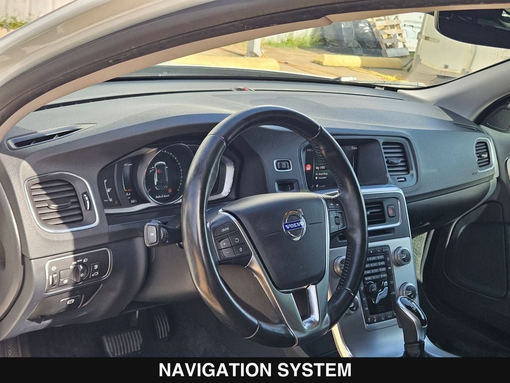 2018 Volvo V60 Cross Country T5