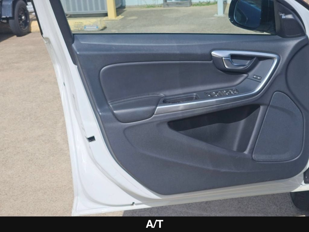 2018 Volvo V60 Cross Country T5