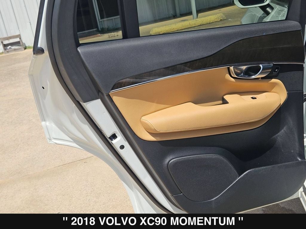 2018 Volvo XC90 T6 Momentum