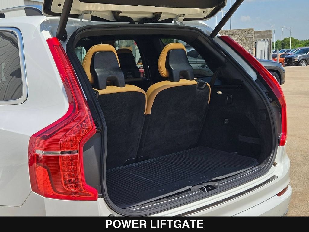 2018 Volvo XC90 T6 Momentum