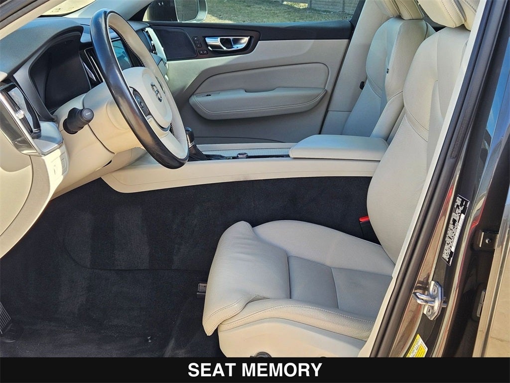 2019 Volvo XC60 T6 Momentum