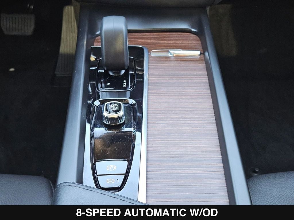 2023 Volvo XC60 B5 Plus Bright Theme