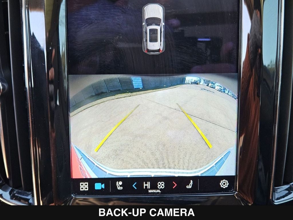 2023 Volvo XC60 B5 Plus Bright Theme